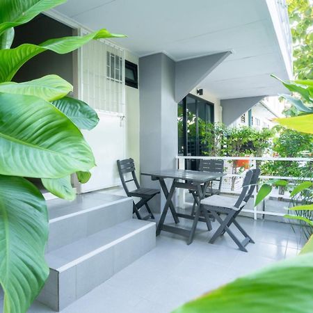 The Beach Cha Am Guest House Petchaburi Esterno foto