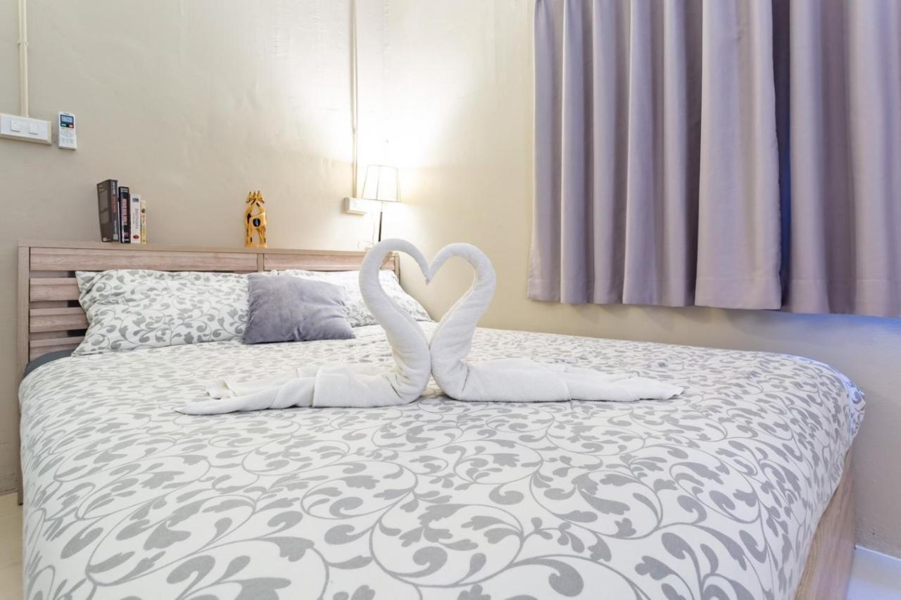 The Beach Cha Am Guest House Petchaburi Esterno foto