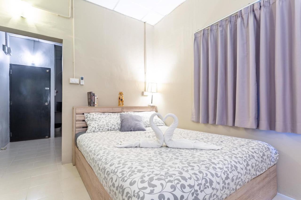 The Beach Cha Am Guest House Petchaburi Esterno foto